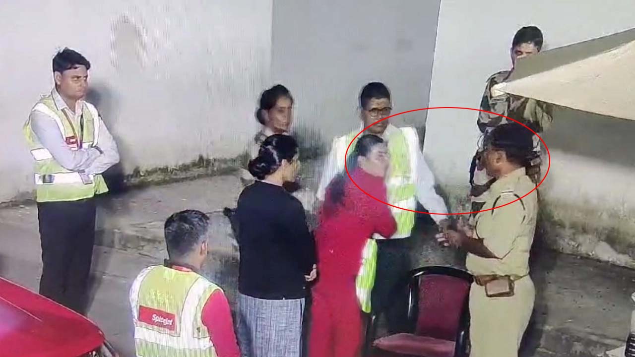 Spicejet employee: వివాదం అవుతున్న జైపూర్ ఎయిర్‌పోర్టు ఘటన.. ఏం జరిగిందంటే..!