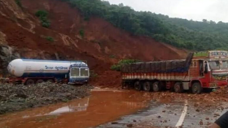 Karnataka: తీవ్ర విషాదం.. కొండచరియలు విరిగిపడి ఒకే కుటుంబానికి చెందిన ఐదుగురు మృతి