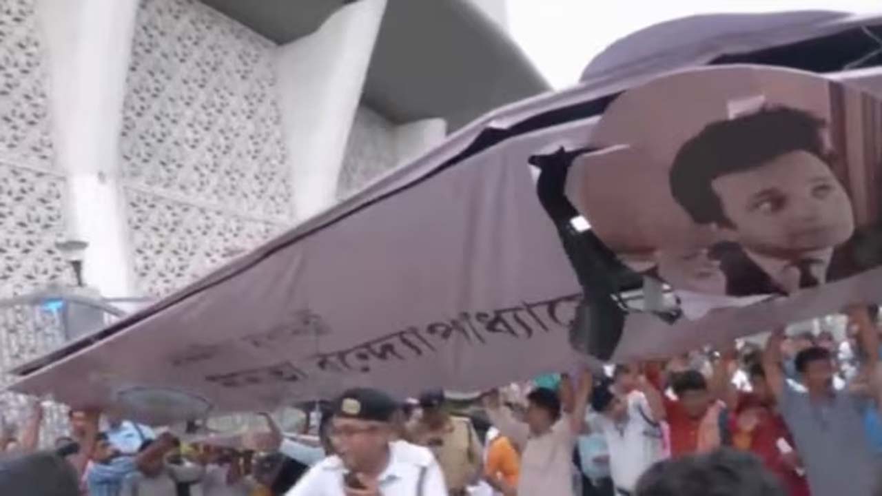 Kolkata: సీఎం మమత ప్రోగ్రాంలో అపశృతి.. గేట్ కూలి పలువురికి గాయాలు