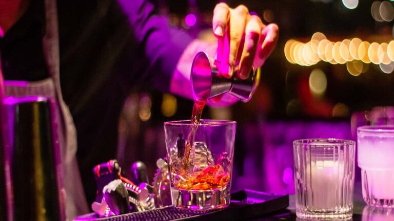 Lemon in Whiskey: విస్కీలో నిమ్మరసం, ఐస్‌క్యూబ్స్ కలిపి తాగితే ఎన్ని లాభాలో తెలుసా?