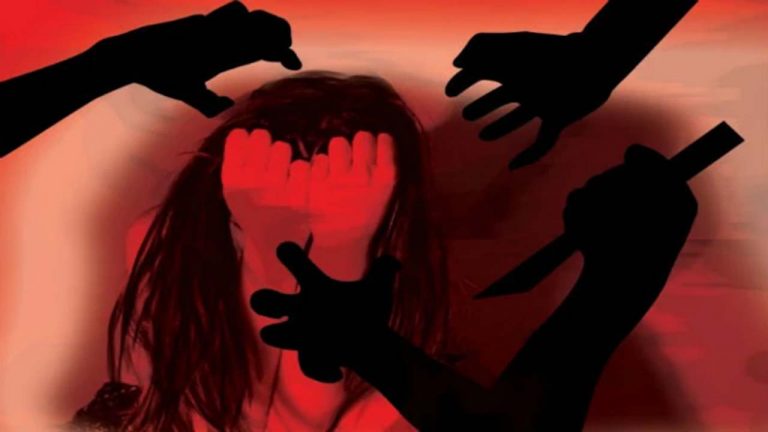 Gang Rape: బీచ్‌లో ప్రియుడి ముందే  యువతిపై సామూహిక అత్యాచారం..10 మంది అరెస్ట్