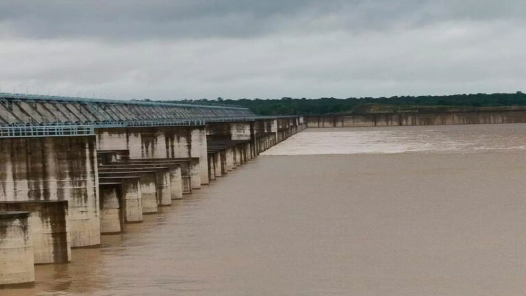 Medigadda: మేడిగడ్డ బ్యారేజీ వద్ద పెరుగుతున్న వరద ప్రవాహం