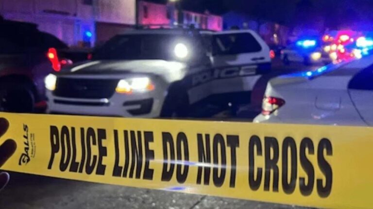 Gunfire : అమెరికాలో ఇంట్లోకి చొరబడి ముగ్గురు వ్యక్తుల హత్య.. కస్టడీలో అనుమానితుడు