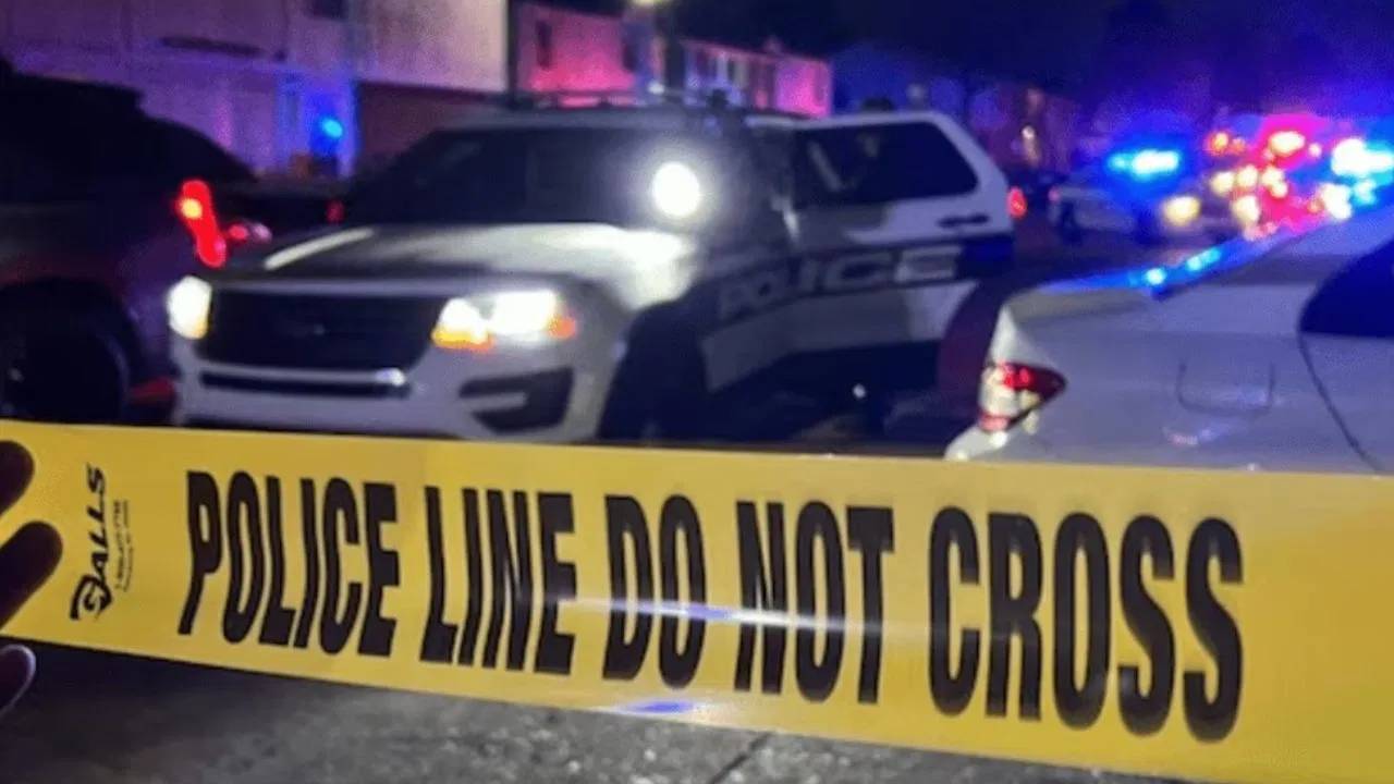 Gunfire : అమెరికాలో ఇంట్లోకి చొరబడి ముగ్గురు వ్యక్తుల హత్య.. కస్టడీలో అనుమానితుడు