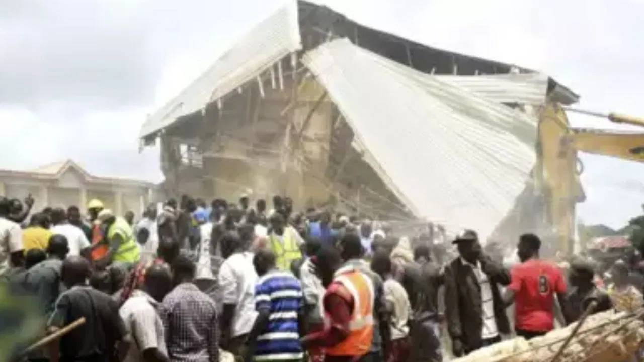 Nigeria : కూలిన రెండంతస్తుల పాఠశాల భవనం.. 22 మంది విద్యార్థులు మృతి, 132 మందికి గాయాలు