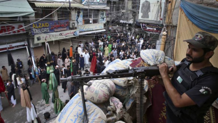 Pakistan : పాకిస్థాన్‌లో ఉగ్రదాడి.. ఎనిమిది మంది సైనికులు, 10మంది ఉగ్రవాదులు మృతి