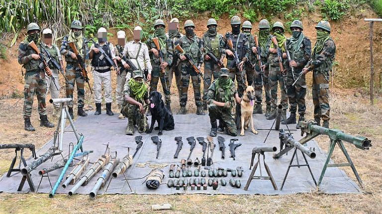 Manipur : మణిపూర్‌లో భద్రతా దళాలు చర్యలు.. భారీగా ఆయుధాలు, మందుగుండు సామాగ్రి స్వాధీనం