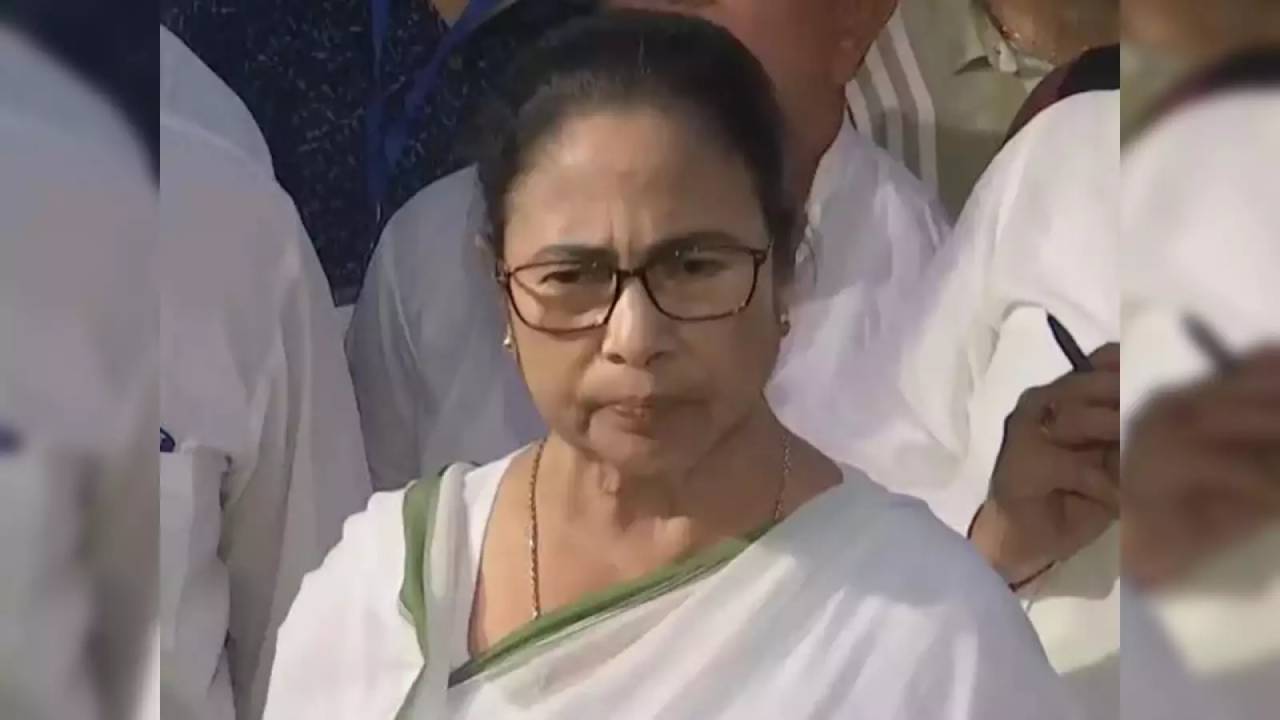 Bangladesh Protest : మమతా బెనర్జీ పై  షేక్ హసీనా ప్రభుత్వం భారత సర్కార్‎కు ఫిర్యాదు