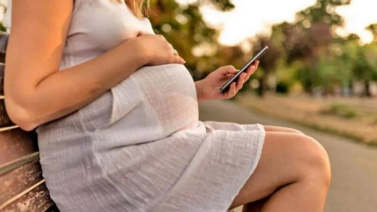 Madhyapradesh : అచ్చం ‘త్రీ ఇడియట్స్’ లాగా, మొబైల్ ద్వారా మహిళ డెలివరీ చేయించిన డాక్టర్