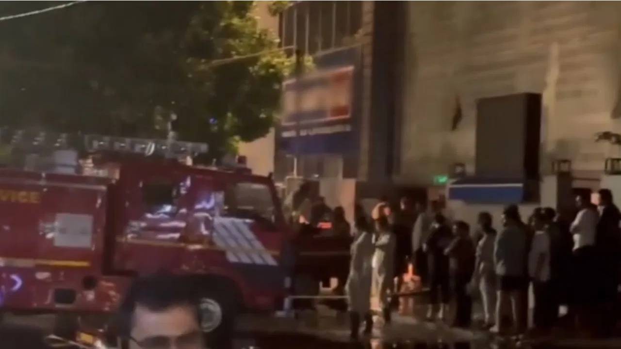 Delhi : ఢిల్లీలో దారుణం.. కోచింగ్ సెంటర్లోకి నీళ్లు వచ్చి ముగ్గురు విద్యార్థులు మృతి