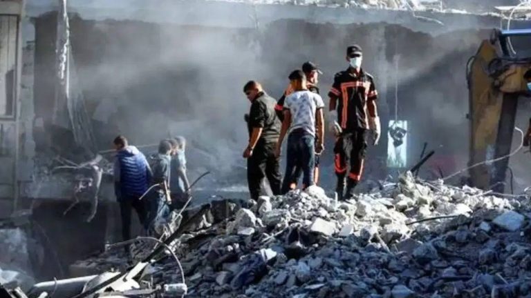 Israel–Hamas war: గాజా పాఠశాలపై ఇజ్రాయెల్ వైమానిక దాడి.. ఏడుగురు పిల్లలతో సహా 30 మంది మృతి