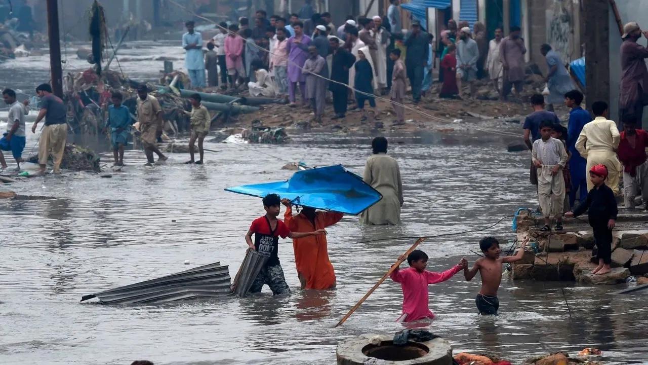 Pakistan : పాక్ లో భారీ వర్షాలు.. ఇప్పటి వరకు 24మంది మృతి