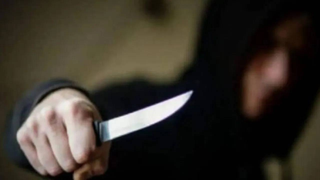 Madhyapradesh : రెండో పెళ్లి చేసుకున్న తండ్రి..13సార్లు కత్తితో పొడిచి చంపిన కొడుకు