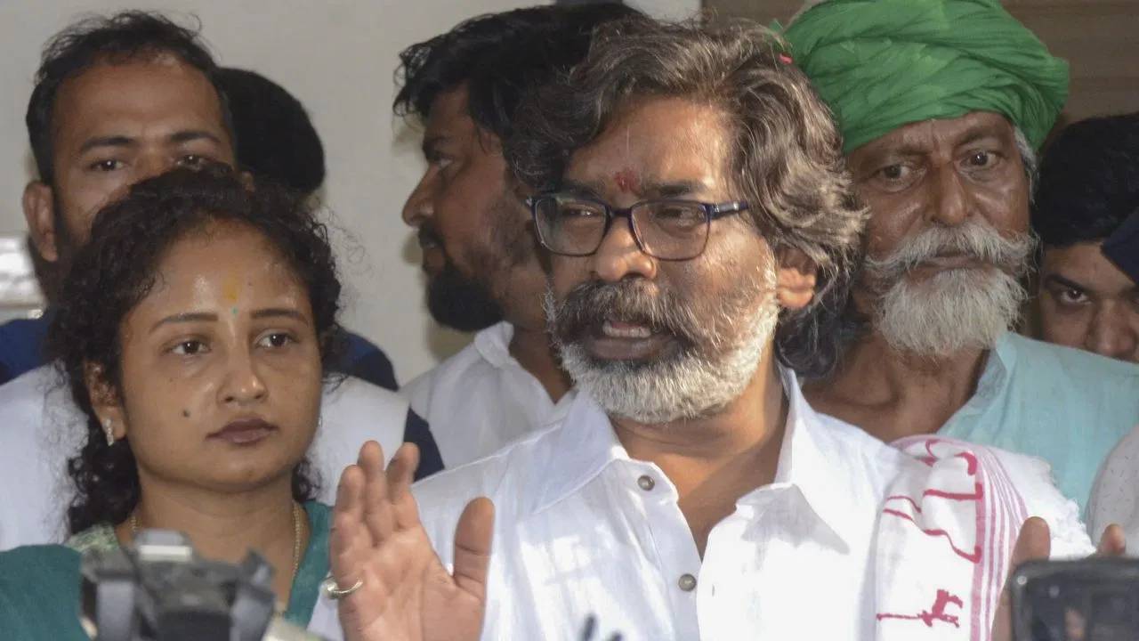 Hemant Soren : జూలై 7న సీఎంగా ప్రమాణ స్వీకారం చేయనున్న హేమంత్ సోరేన్.. మంత్రివర్గంలో మార్పు