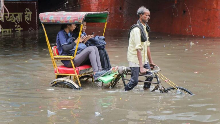 UP Rains : యూపీలో 24గంటల్లో భారీ వర్షాలు.. ఆరెంజ్ అలర్ట్ జారీ