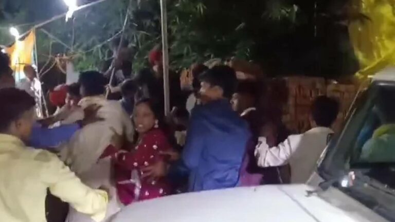 No Fish, No Wedding: చేపలు, మాంసాహారం పెట్టలేదని పెళ్లిలో వధువు కుటుంబంపై దాడి..