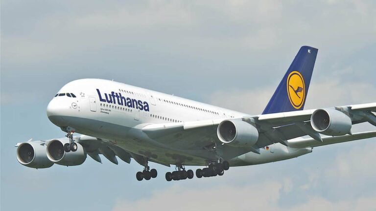 Lufthansa plane: లుఫ్తాన్స్ విమాన చక్రంలో మంటలు.. ఢిల్లీలో సేఫ్‌గా ల్యాండ్