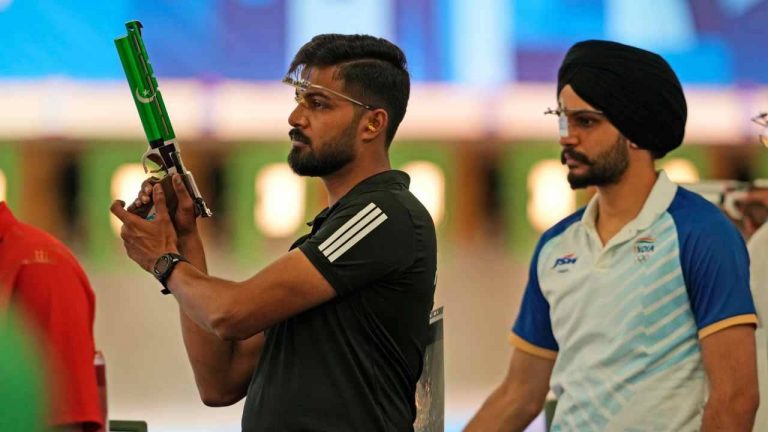 Paris Olympics 2024: భారత్ కు బ్యాడ్ న్యూస్..తృటిలో తప్పిన పతకం..