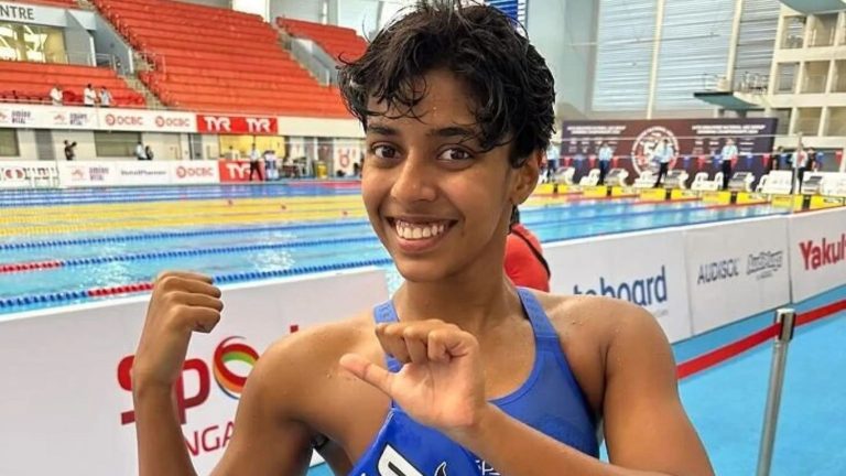 Paris Olympics 2024: 14 ఏళ్లకే ఒలింపిక్స్‌ లో చోటు సంపాదించిన భారత స్విమ్మర్..