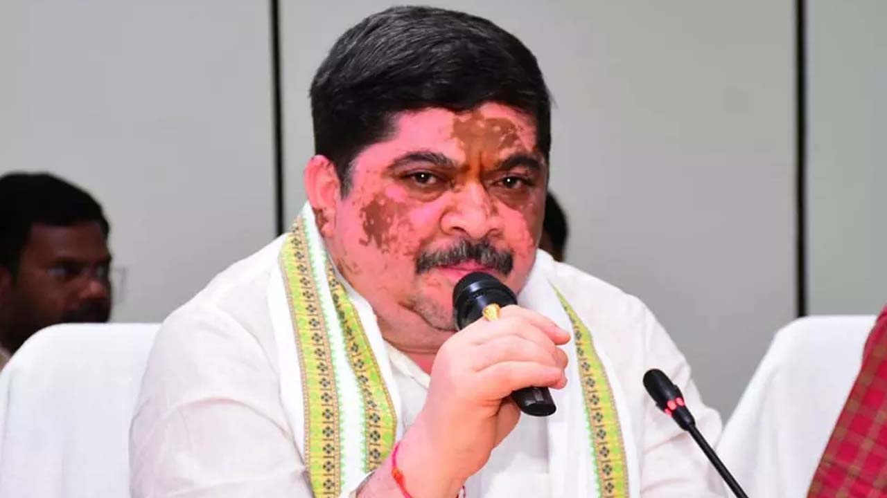 Ponnam Prabhakar: ప్రతి పక్షాల ఉచ్చులో నిరుద్యోగులు పడొద్దు..