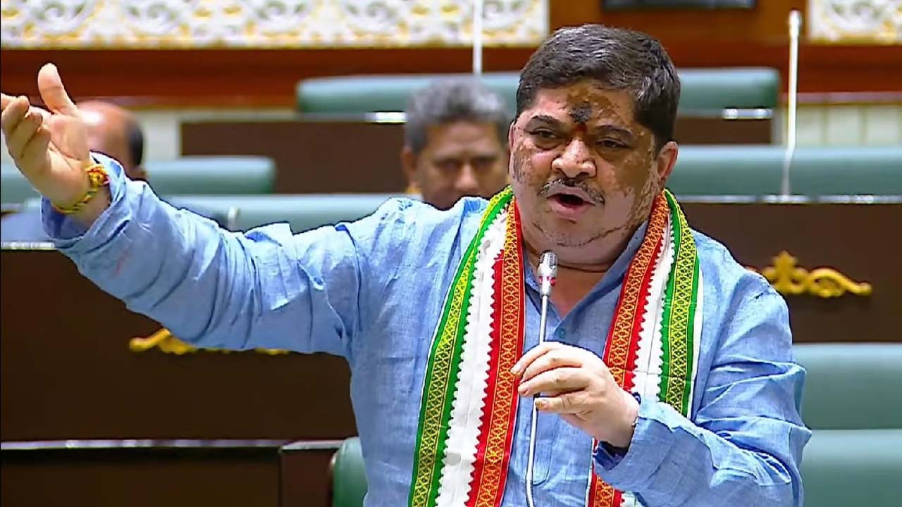 Ponnam Prabhakar: ప్రభుత్వాన్ని కూల్చుతామంటే చూస్తూ ఊరుకోవాలా.. బీజేపీ, బీఆర్ఎస్ లపై పొన్నం ఫైర్