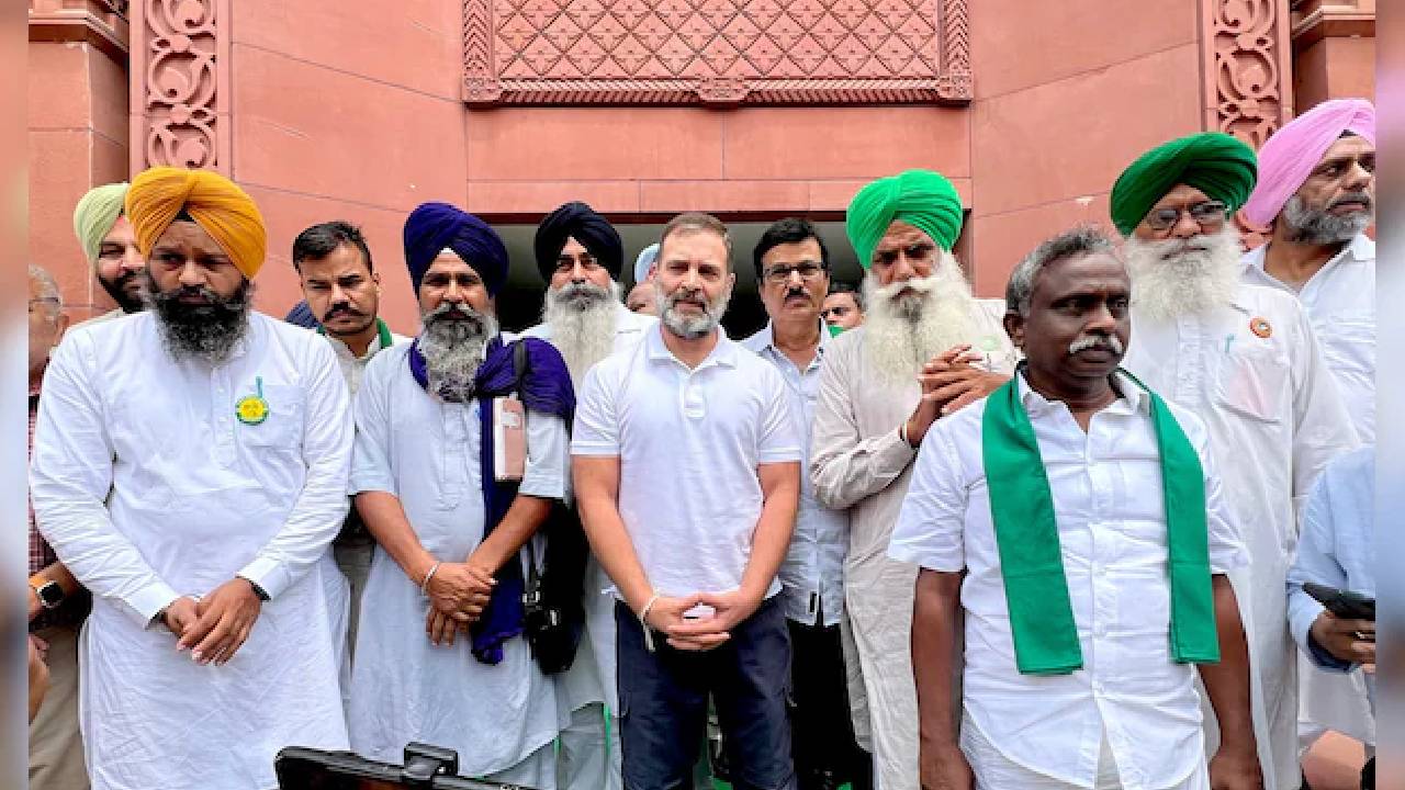 Rahul Gandhi: పార్లమెంట్‌లో రాహుల్ గాంధీని కలిసిన రైతు సంఘాల నేతలు..