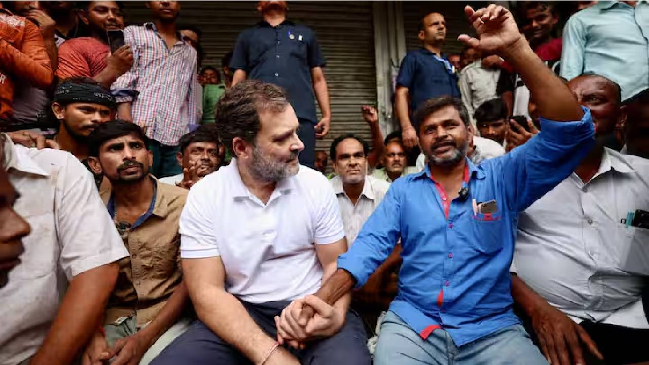 Rahul Gandhi: కూలీలను కలిసిన రాహుల్ గాంధీ.. ఆసక్తికర చర్చ