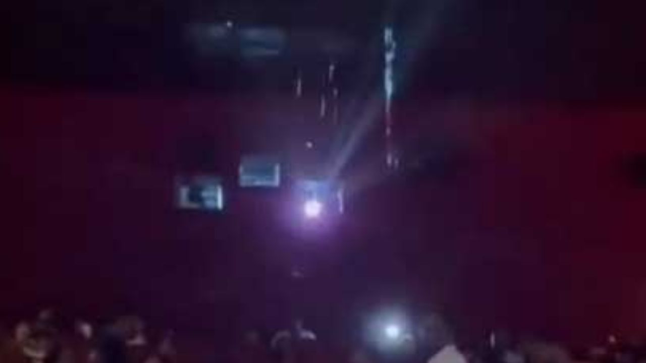 Panjagutta PVR: పీవీఆర్ సినిమా థియేటర్లో వర్షం.. ‘కల్కి’ షో నిలిపివేత!