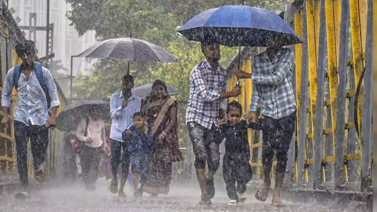 Heavy Rains in AP: బంగాళాఖాతంలో అల్పపీడనం..! ఈ జిల్లాల్లో భారీ వర్షాలు..