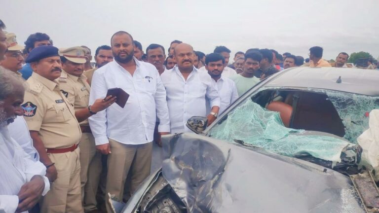 Ramprasad Reddy: అన్నమయ్య జిల్లా రోడ్డు ప్రమాద ఘటనపై రవాణా శాఖ మంత్రి కీలక సందేశం..