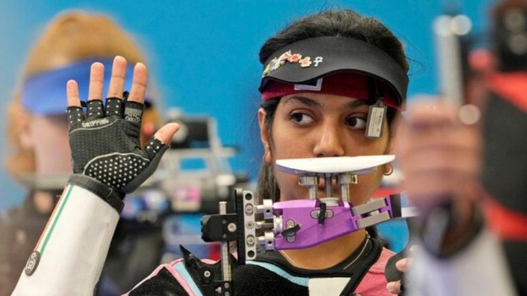 Ramita Jindal: ఎయిర్ రైఫిల్ ఫైనల్లో పతకాన్ని కోల్పోయిన భారత మహిళా షూటర్..