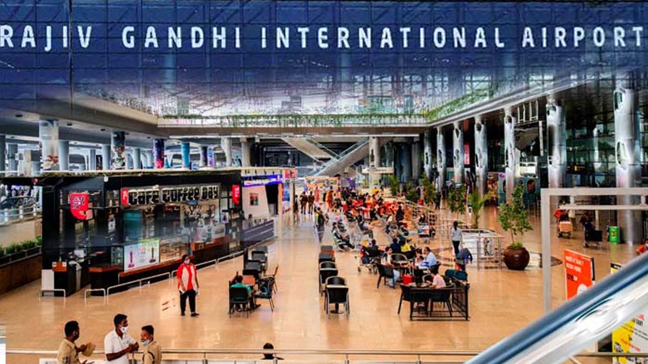 Shamshabad Airport: ఎయిర్‌పోర్ట్‌లో అనుమానాస్పద బ్యాగ్‌.. తెరిచి చూసి షాక్ అయిన సిబ్బంది..!