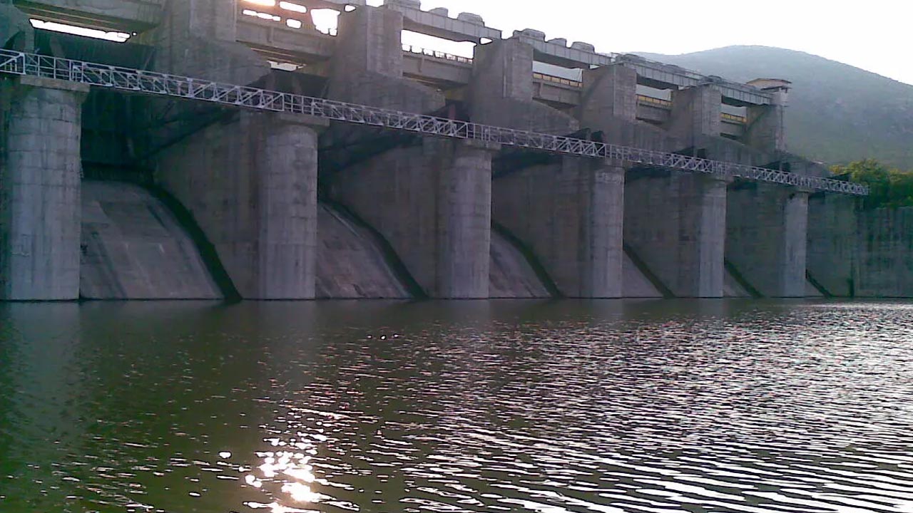 Somasila Project: సోమశిల జలాశయాన్ని పరిశీలించిన మంత్రులు