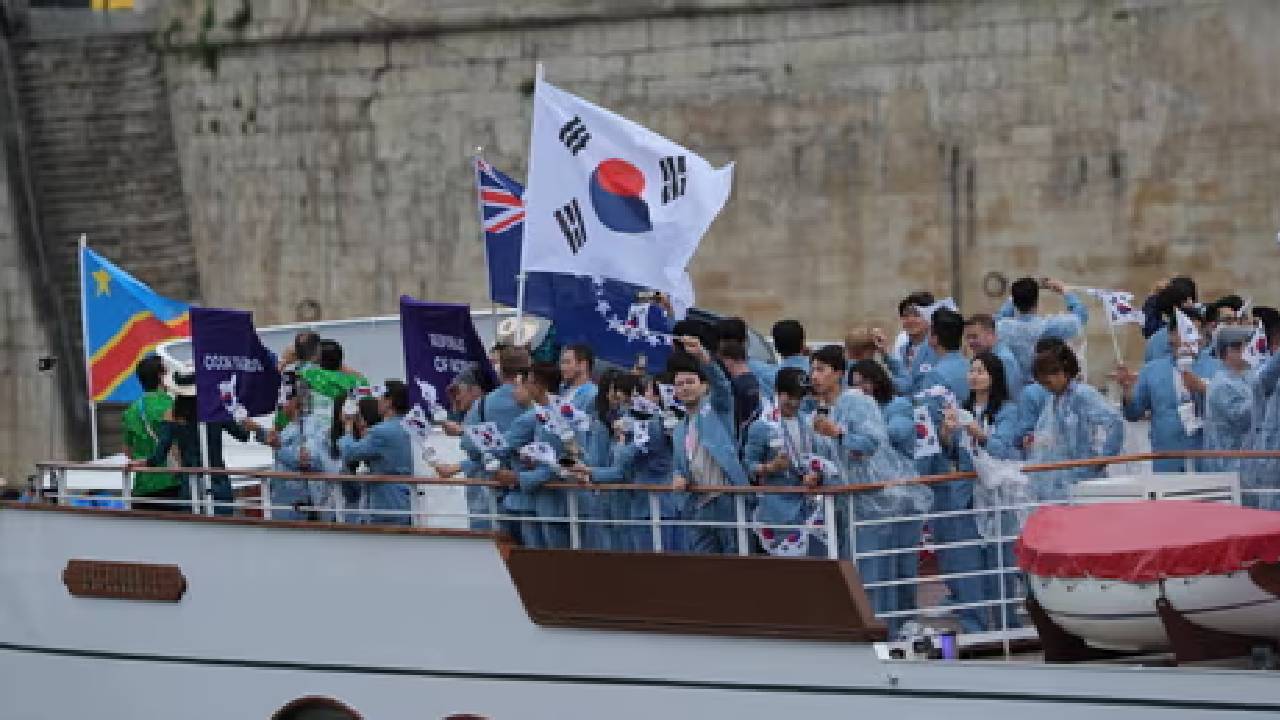 Paris Olympics: ఒలింపిక్స్ వేడుకలో పెద్ద తప్పిదం..క్షమాపణలు చెప్పిన నిర్వహణ కమిటీ