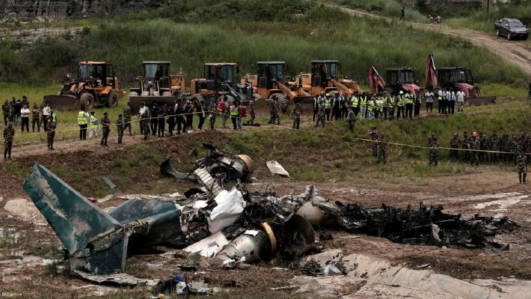 Table-Top Runways: నేపాల్ విమాన ప్రమాదానికి ‘‘టేబుల్‌-టాప్ రన్ వే’’ కారణమా?.. భారత్‌లో 5 ఎయిర్‌పోర్టులు.. గతంలో ప్రమాదాలు..