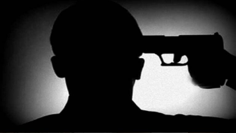 Tamil Nadu: తుపాకీతో కాల్చుకుని ఆత్మహత్య చేసుకున్న సెక్యూరిటీ గార్డు..