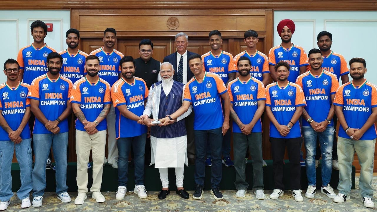Team India-PM Modi: ప్రధాని మోడీతో ఇండియా క్రికెటర్లు స్పెషల్ మీట్.. ఫొటోలు వైరల్