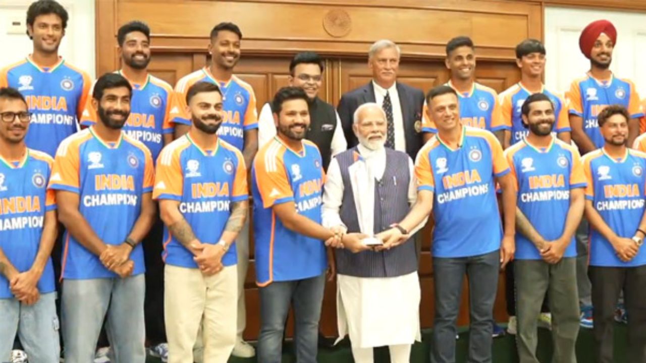 Team India-PM Modi: ప్రధాని మోడీతో భారత క్రికెటర్లు.. ఫొటోస్ వైరల్!