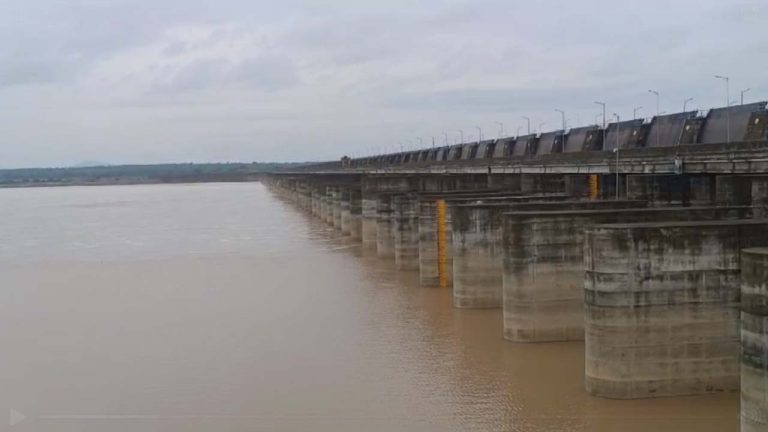 Telangana Projects: తెలంగాణలో కురుస్తున్న వానలు.. ప్రాజెక్టులకు వరద నీరు..