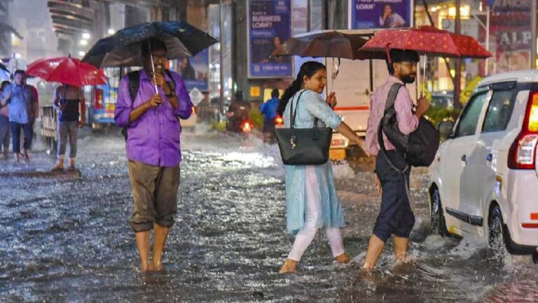 Weather Warnings: నేడు, రేపు, ఎల్లుండి మోస్తరు వర్షాలు.. 40 కి.మీ వేగంతో ఈదురు గాలులు