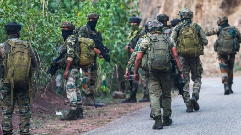 Terrorists Attack: కథువాలో ఆర్మీ వాహనంపై ఉగ్రవాదులు దాడి.. ఇద్దరికి గాయాలు