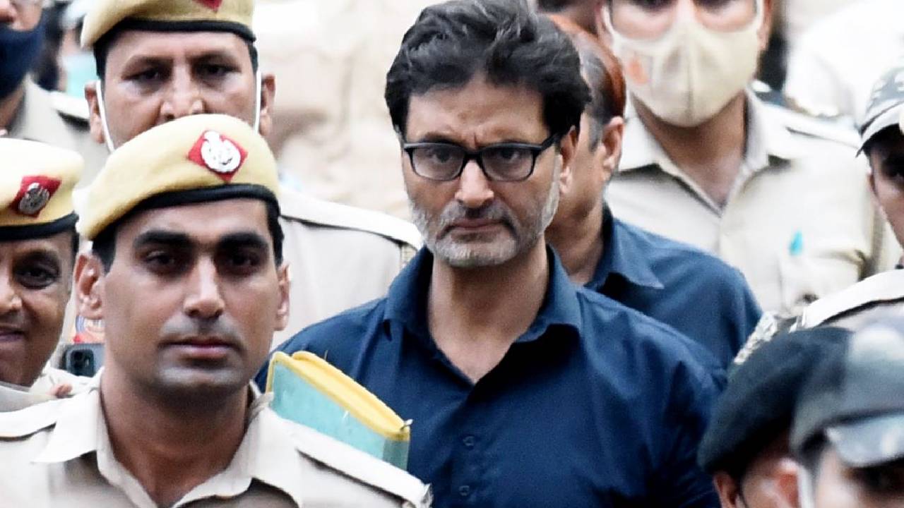 Terrorist Yasin Malik: యాసిన్ మాలిక్‌కి మరణశిక్ష విధించాలని కోరిన ఎన్ఐఏ.. విచారణ నుంచి తప్పుకున్న జడ్జి..