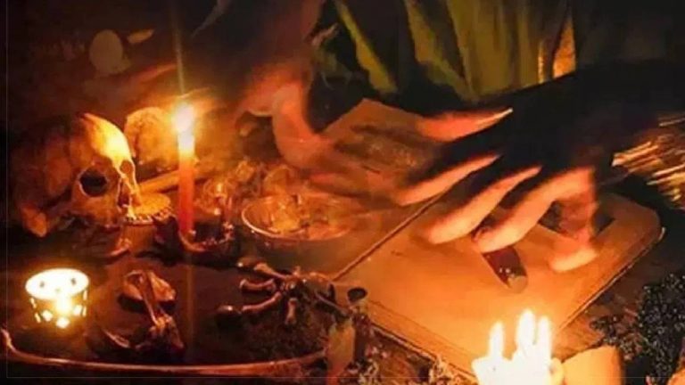 UP: కుమార్తెను దెయ్యం ఆవహిస్తోందని పోలీసులకు ఫిర్యాదు..తర్వాత ఏమైందంటే..?