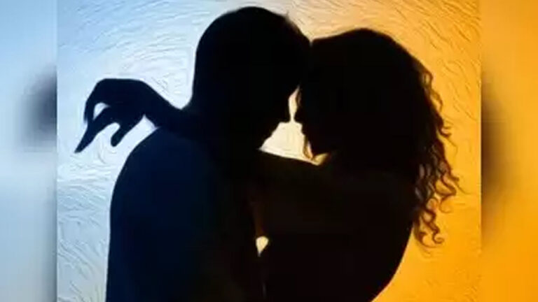 Uttar Pradesh: యువకుడితో ఇద్దరు పిల్లల తల్లి రొమాన్స్.. గదిలో పట్టుకున్న భర్త