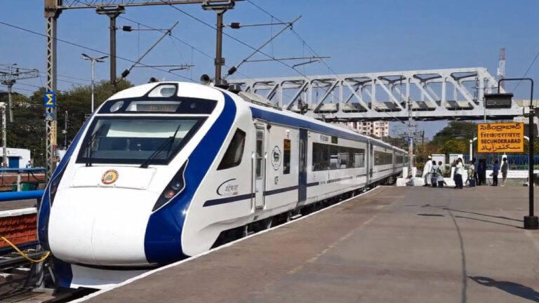 Vande Bharat Train: గుడ్ న్యూస్.. ఆ రైళ్లలో విమాన సౌకర్యాలు..!