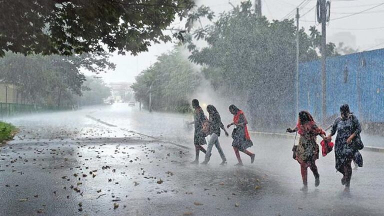 Weather Report: తెలుగు రాష్ట్రాలకు నేడు వర్షాలు తక్కువే..  ఐఎండీ వెల్లడి..