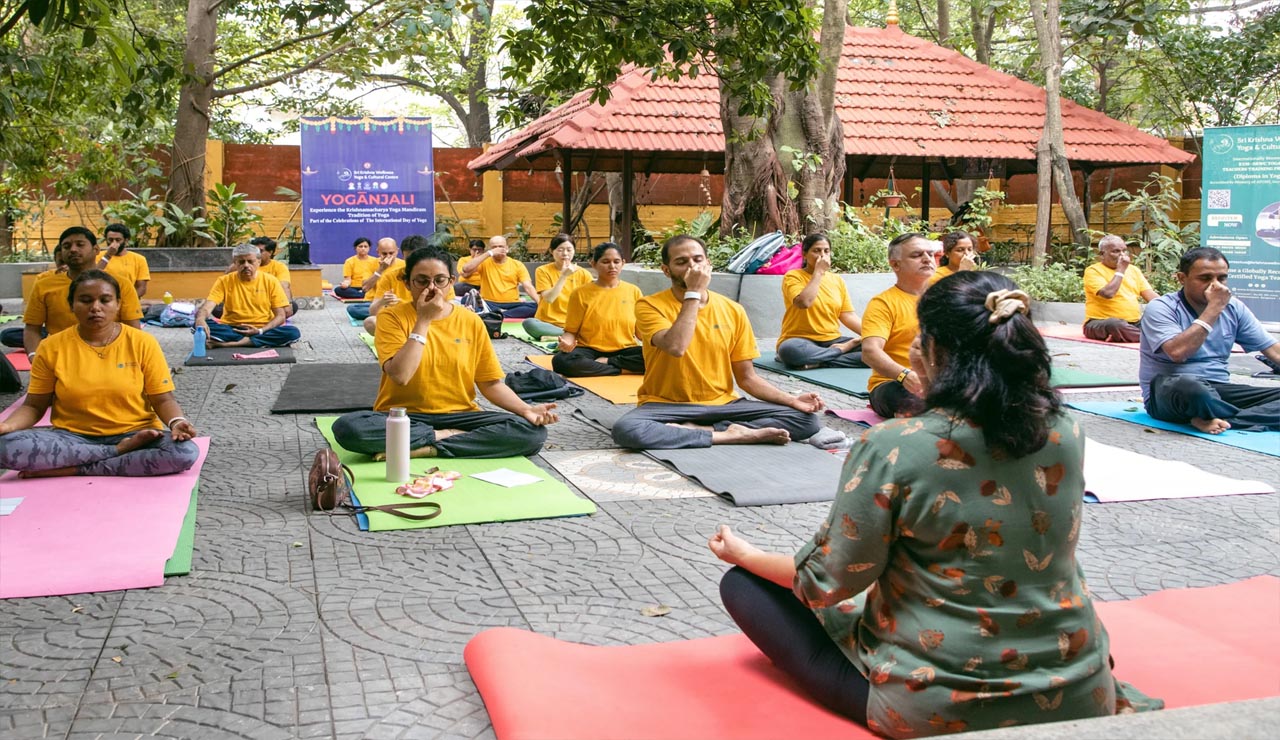 Daily Yoga : యోగా చేయడం అవసరమేనా..? ఒకవేళ రోజూ చేస్తే ఎన్ని ప్రయోజనాలో తెలుసా..