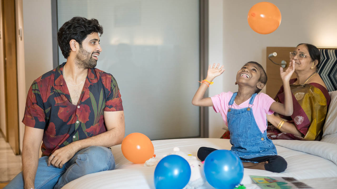 Adivi Sesh: డై -హార్డ్ ఫ్యాన్ కి అడవి శేష్ సర్ప్రైజ్