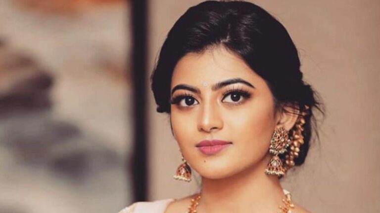 Actress Anandhi: విజయ్ సర్‌కి నా సపోర్ట్ ఎప్పుడూ ఉంటుంది: తెలుగమ్మాయి ఆనంది