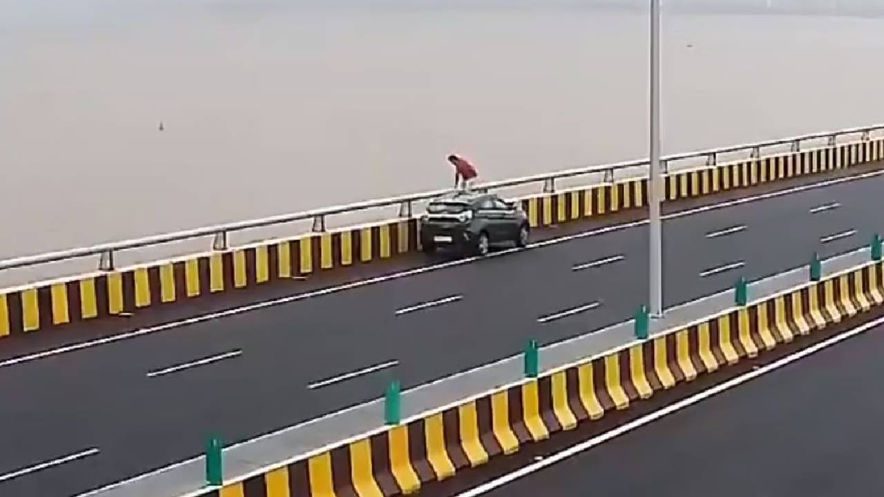 Atal Setu Bridge: ఏమైందో పాపం.. అటల్ సేతుపై నుంచి దూకి ఇంజనీర్ ఆత్మహత్య.. వీడియో వైరల్..